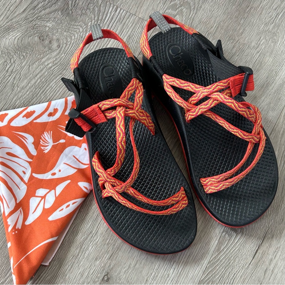 Chacos Youth Size 4 Black Orange Strap Sandals Adjustable